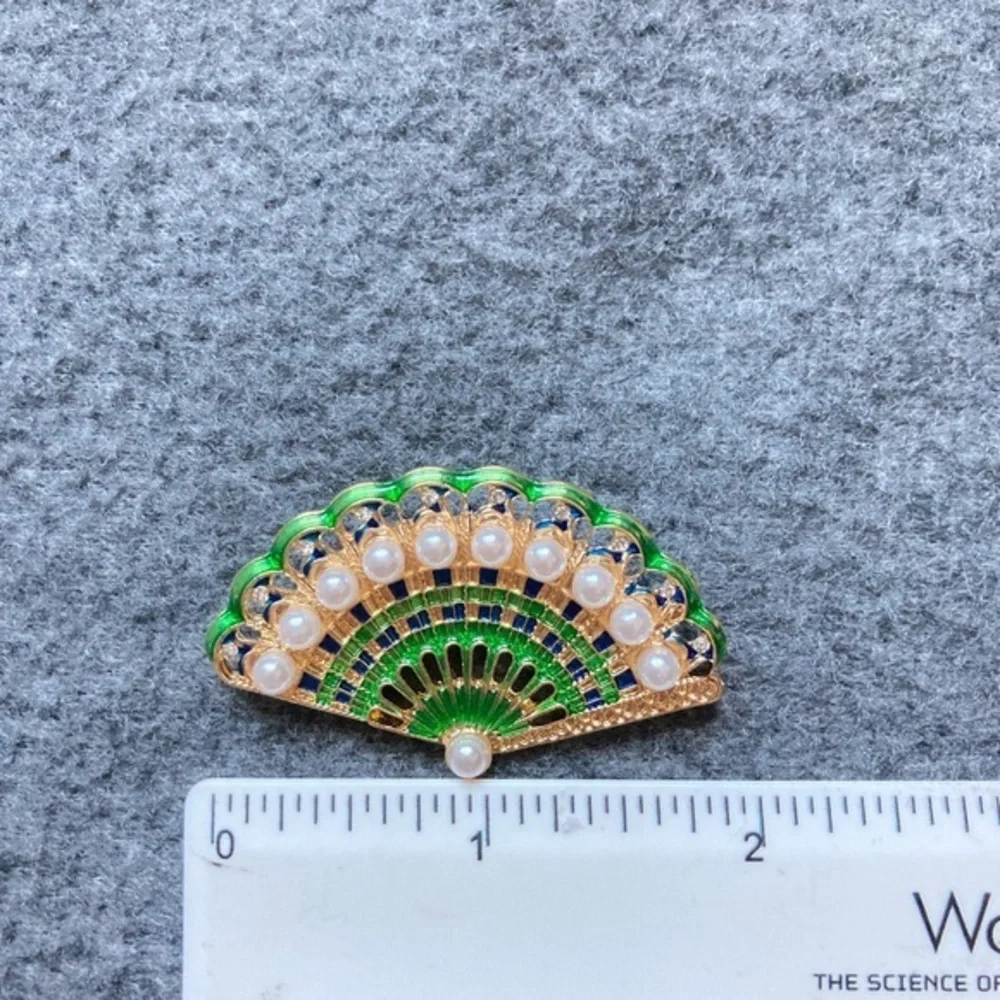 Elegant Green and Blue Fan Brooch new vintage‎ style